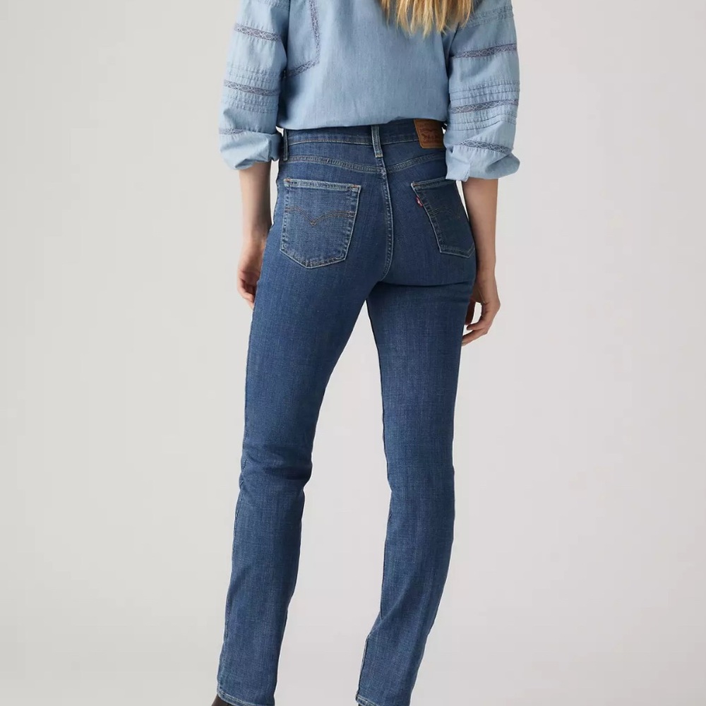 LEVIS 724 HIGH RISE STRAIGHT Jeans zipper and Button Closure Medium Wash - Picture 15 of 15